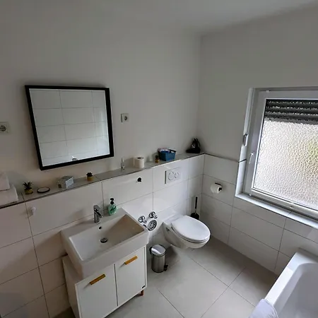 55qm Messe Wohnung, Trade Fair, 6 Minuten Zur Messe شقة راينشتيتن