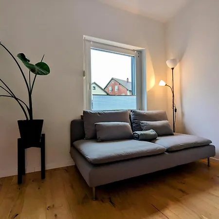 55qm Messe Wohnung, Trade Fair, 6 Minuten Zur Messe شقة راينشتيتن